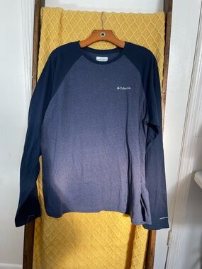 Columbia Men's Two-Tone Navy Long-Sleeve Performance Tee